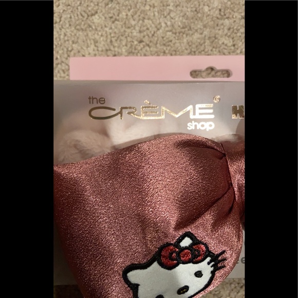 GIVEAWAY: NWT Hello Kitty Plush Spa Headband +FREE SHIPPING Givey Guests Welcome - Picture 2 of 7
